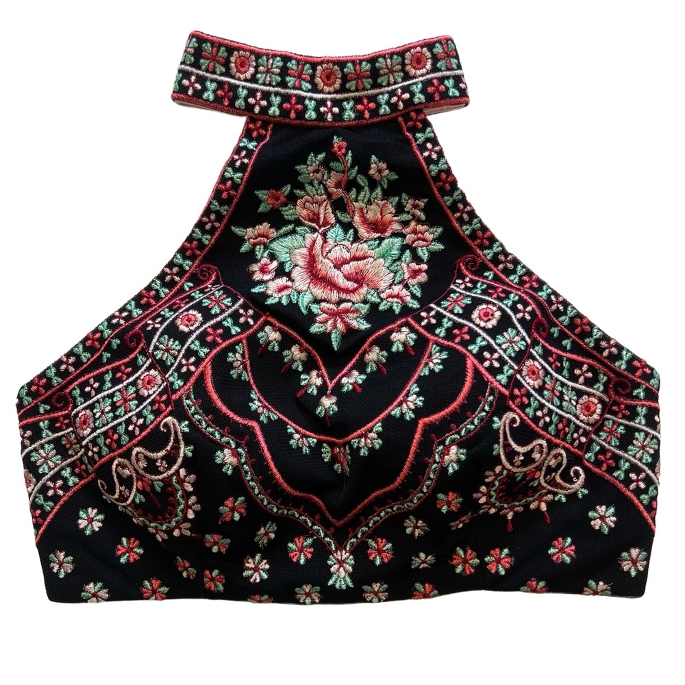 Blondie Nites Embroidered‎ Floral Black Halter Crop Top Size 3